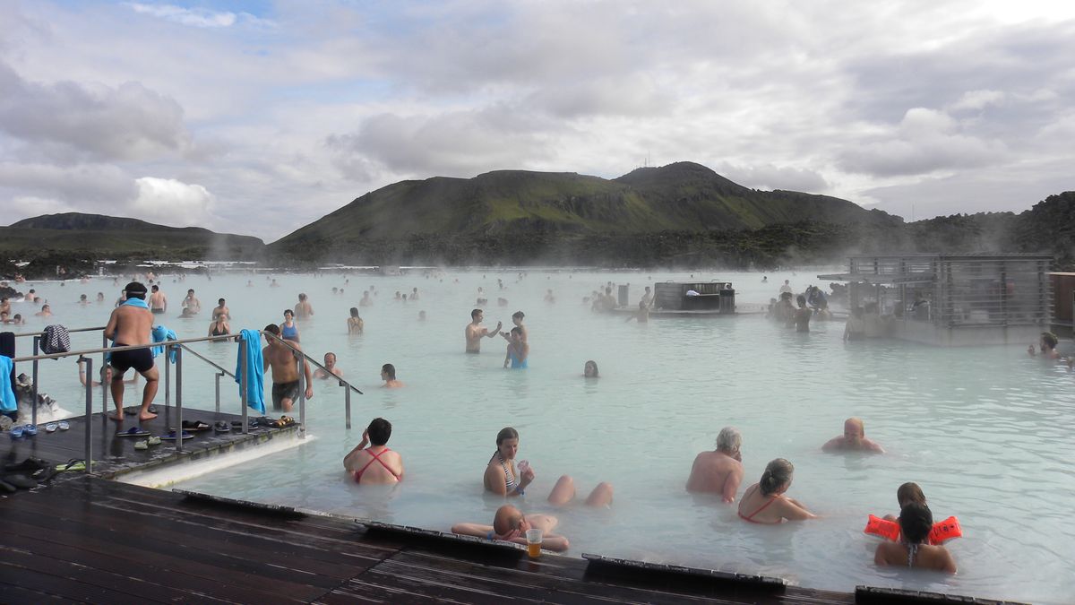 Na Islandu kvůli obavám ze sopečných erupcí zavřeli Modrou lagunu